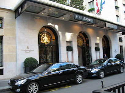 Reserve Ton Chauffeur Taxi/Vtc Paris Ile-De-France De France, Taxi à Courbevoie