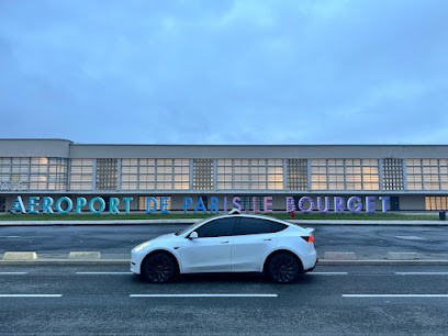 Taxi Nezim Gouri, Taxi au Mesnil-Saint-Denis