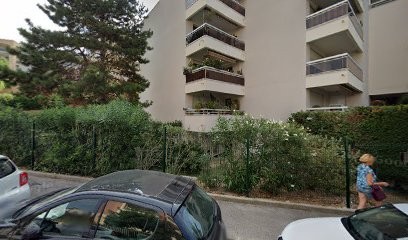Stranik Yvonne, Taxi à Saint-Laurent-du-Var