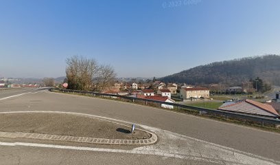 Cyril Taxi Tesla, Taxi à Nivolas-Vermelle