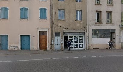 Marion Claude, Taxi à Serrières