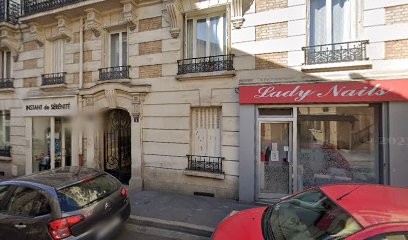 Lacene Malek, Taxi à Nogent-sur-Marne