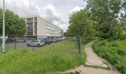 Yute Kalumu, Taxi à Villeneuve-Saint-Georges