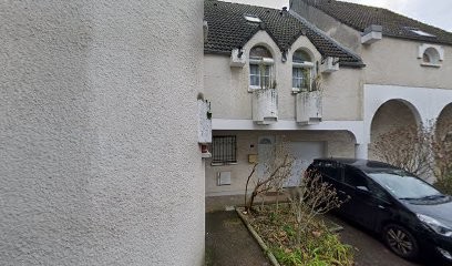 Kiambi Kukusala Kiambi Kulusala K, Taxi au Mée-sur-Seine