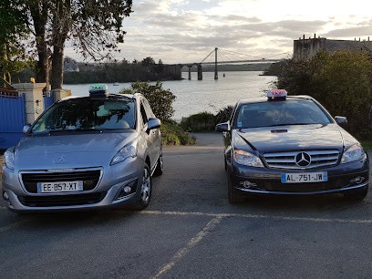 TAXIS BEAUVERGER & THOMAS: Chauffeur Privé, Taxi Navette Gare Aéroport, Transport Malade Assis, De Marchandises Lézardrieux Yvias, Taxi à Lézardrieux