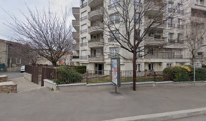 Nyombo Serge, Taxi au Kremlin-Bicêtre
