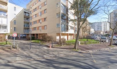 Mor-Gautier Horn, Taxi à Villeneuve-la-Garenne