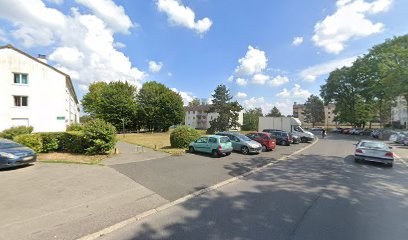 Chala Clement, Taxi à La Celle-Saint-Cloud