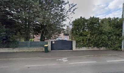 Mme Asmik Zakarian, Taxi à Jonage