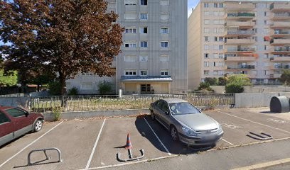 Tafat Mohand, Taxi à Poissy