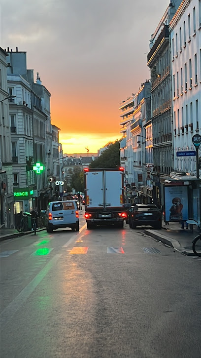 Hcm Taxi, Taxi à Clichy