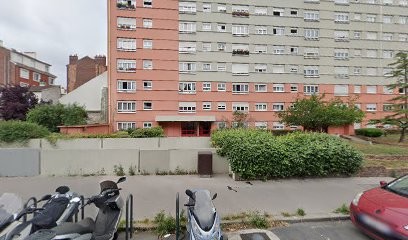 Sahnoun El Hocine, Taxi à Saint-Ouen