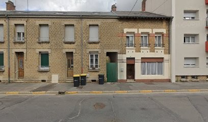 Hanus Marette Ines, Taxi à Sedan