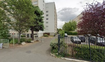 Tenniche Hakim, Taxi à Gagny