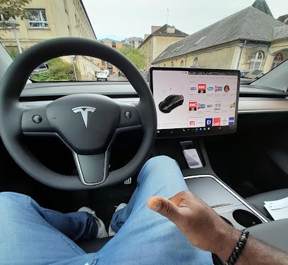 Taxi Teddy, Taxi à Ville-Saint-Jacques