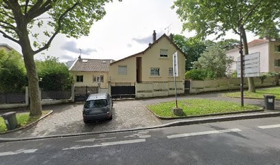 Zebarjadian Mohamad Hossein, Taxi au Kremlin-Bicêtre