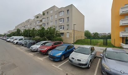 Onema Ndjeka, Taxi à Courcouronnes