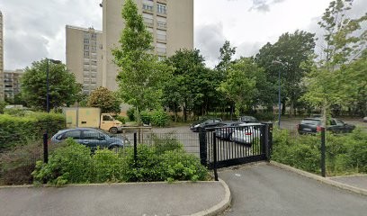 Neto Ize, Taxi à Viry-Châtillon